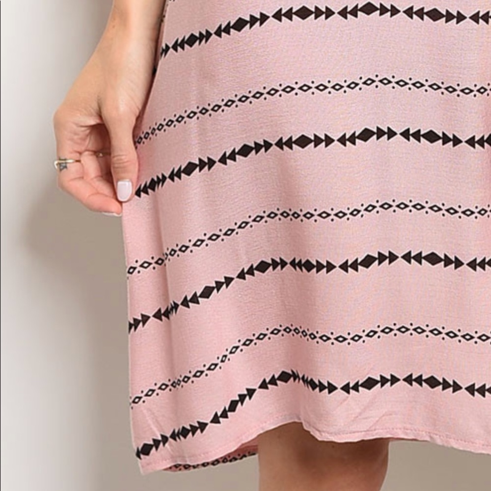 ๐ Pink Off The Shoulder Midi Dress - Picture 7 of 7